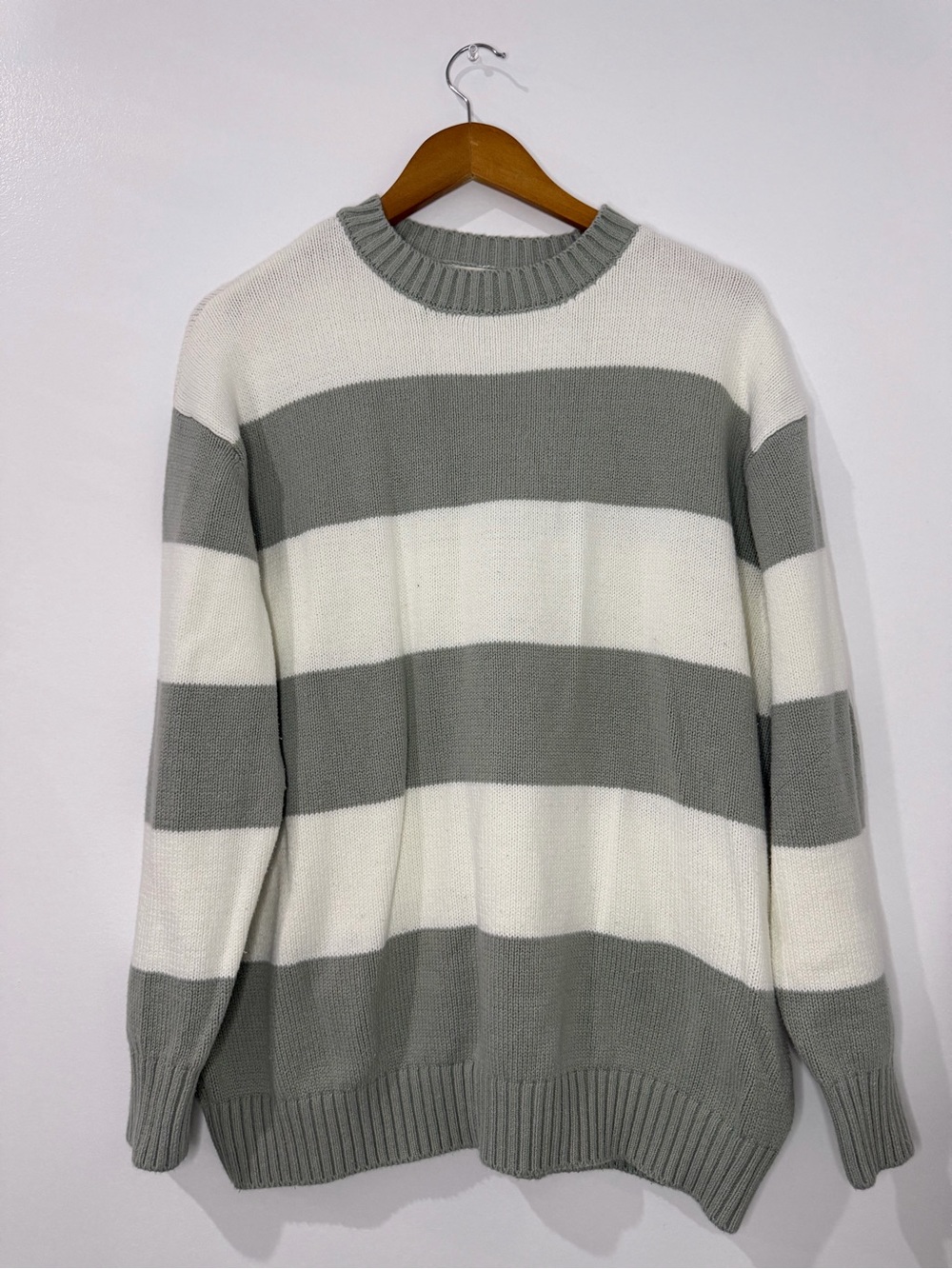 Women’s moon & madison Gray and White Striped Crewneck Sweater